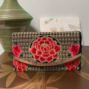 🌺 floral clutch🌺